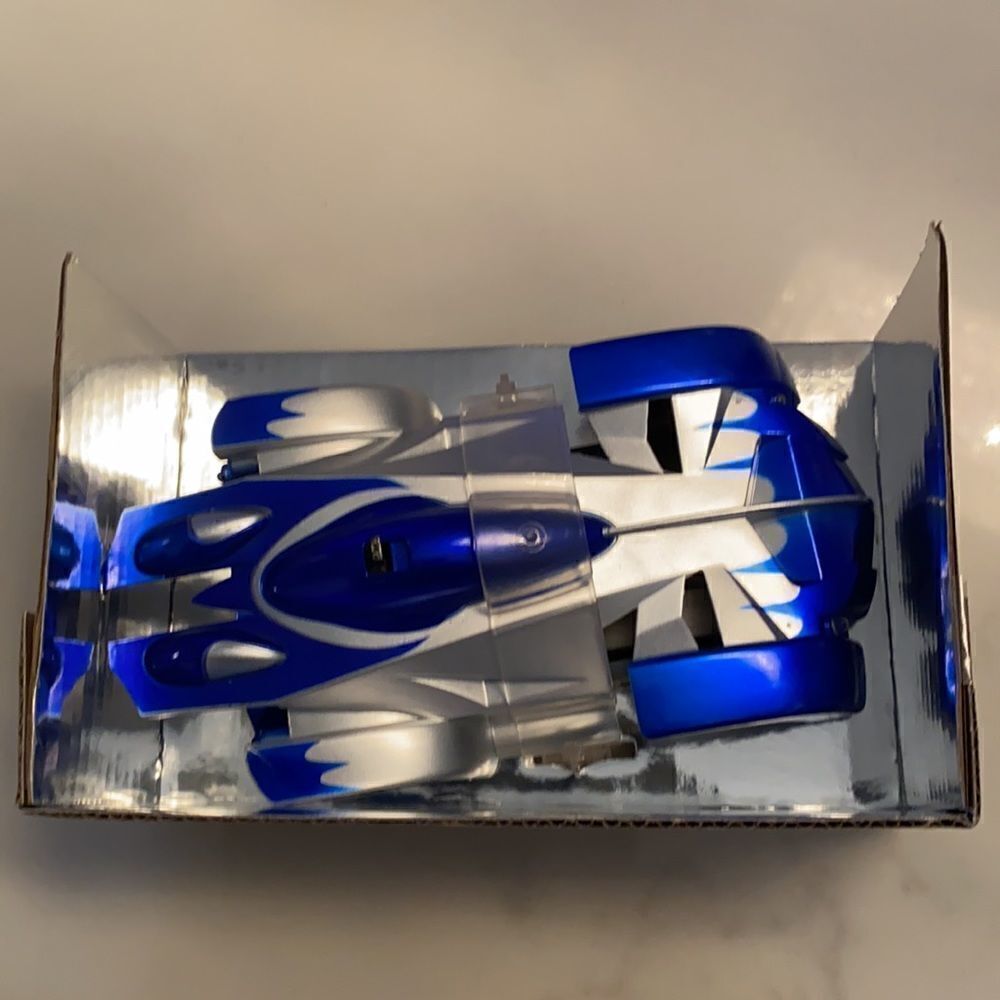 Wall Rallyist Remote Control Car NEW - Picture 3 of 3
